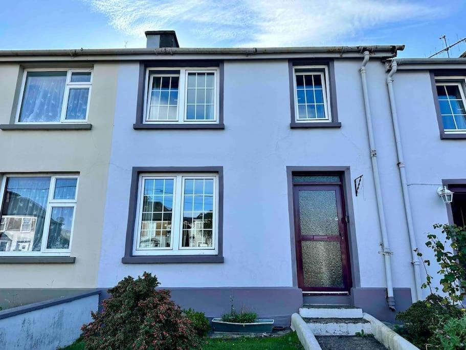 킬라니 Beautiful House In Town 빌라 외부 사진